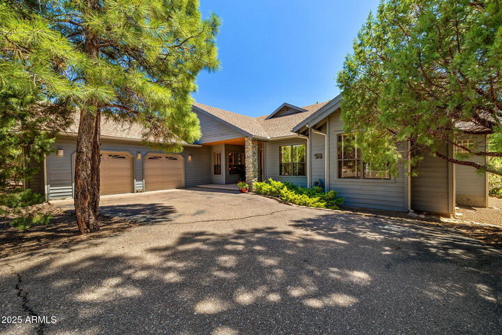 Property Photo:  3990 W Sugar Pine Loop  AZ 85901 