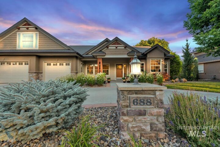 Property Photo:  688 N Grey Pebble Way  ID 83616 