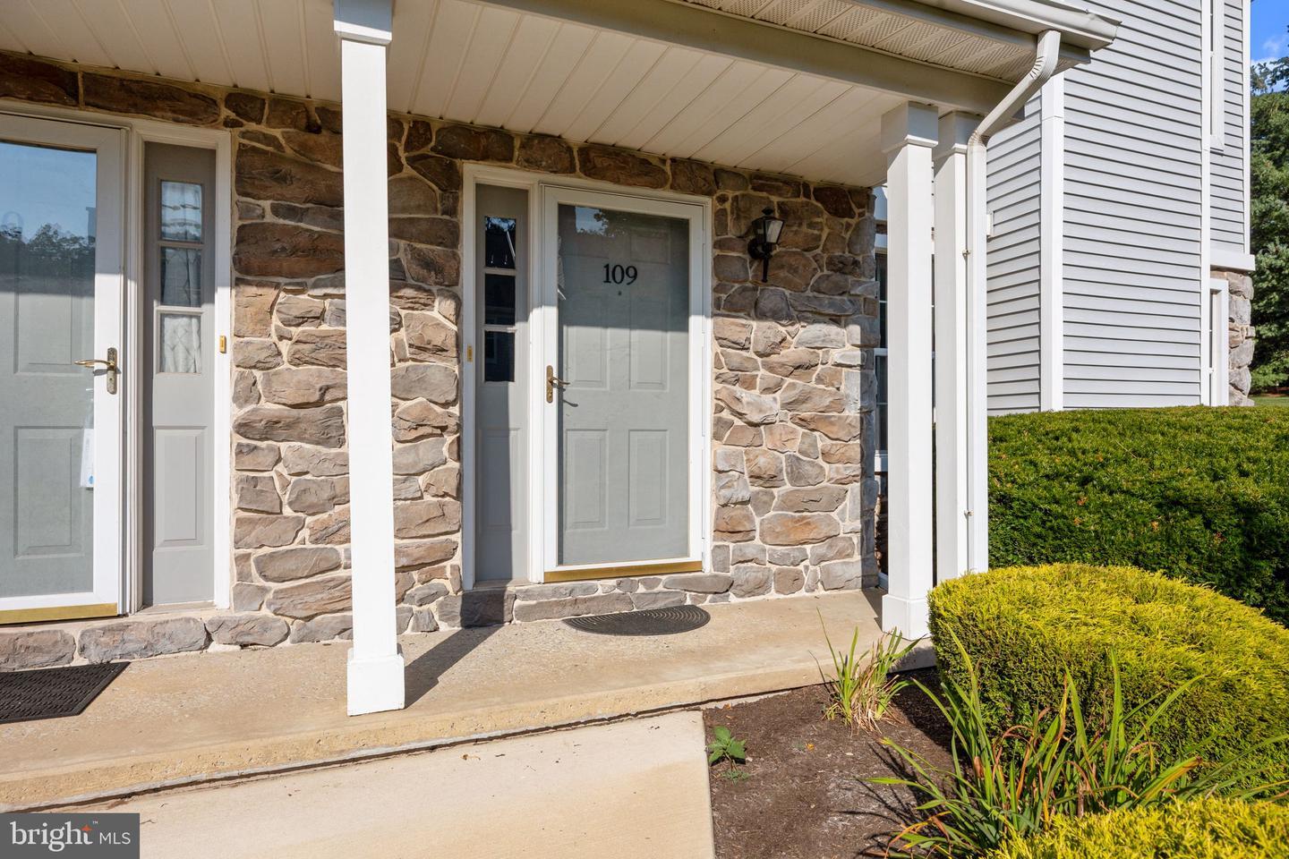 Property Photo: 109 Mews Drive 109 PA 18960