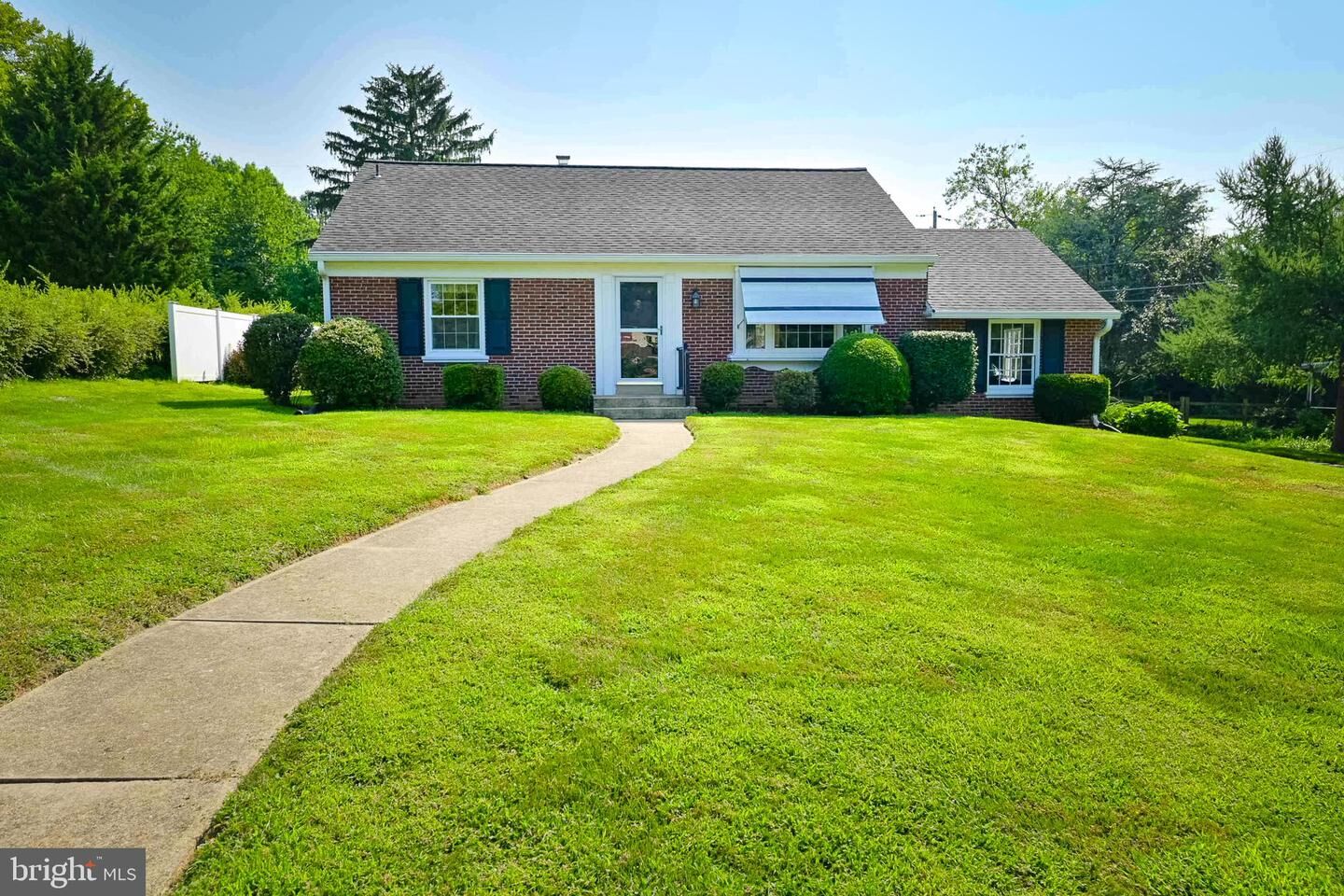 Property Photo:  1865 Amity Drive  PA 17601 