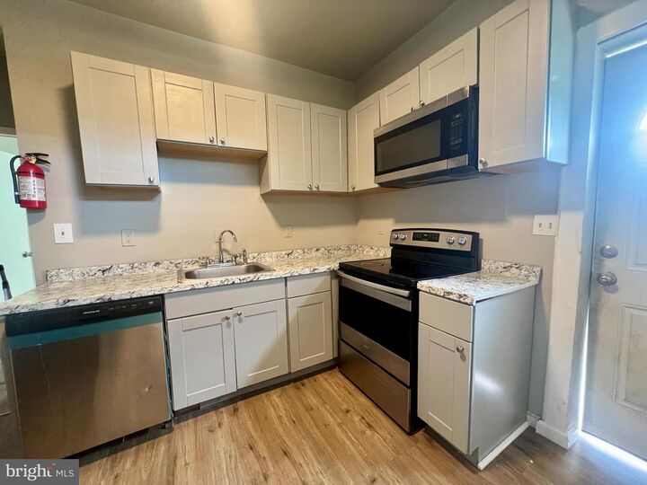 Property Photo:  120 N Congress Avenue  NJ 08401 