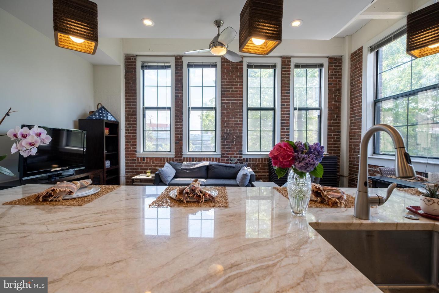 Property Photo:  315 New Street 321  PA 19106 