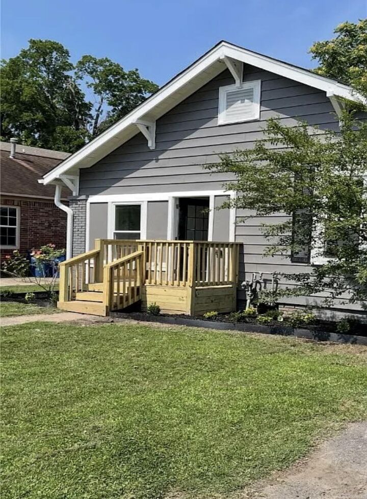 Property Photo:  817 Maple St  AR 72114 