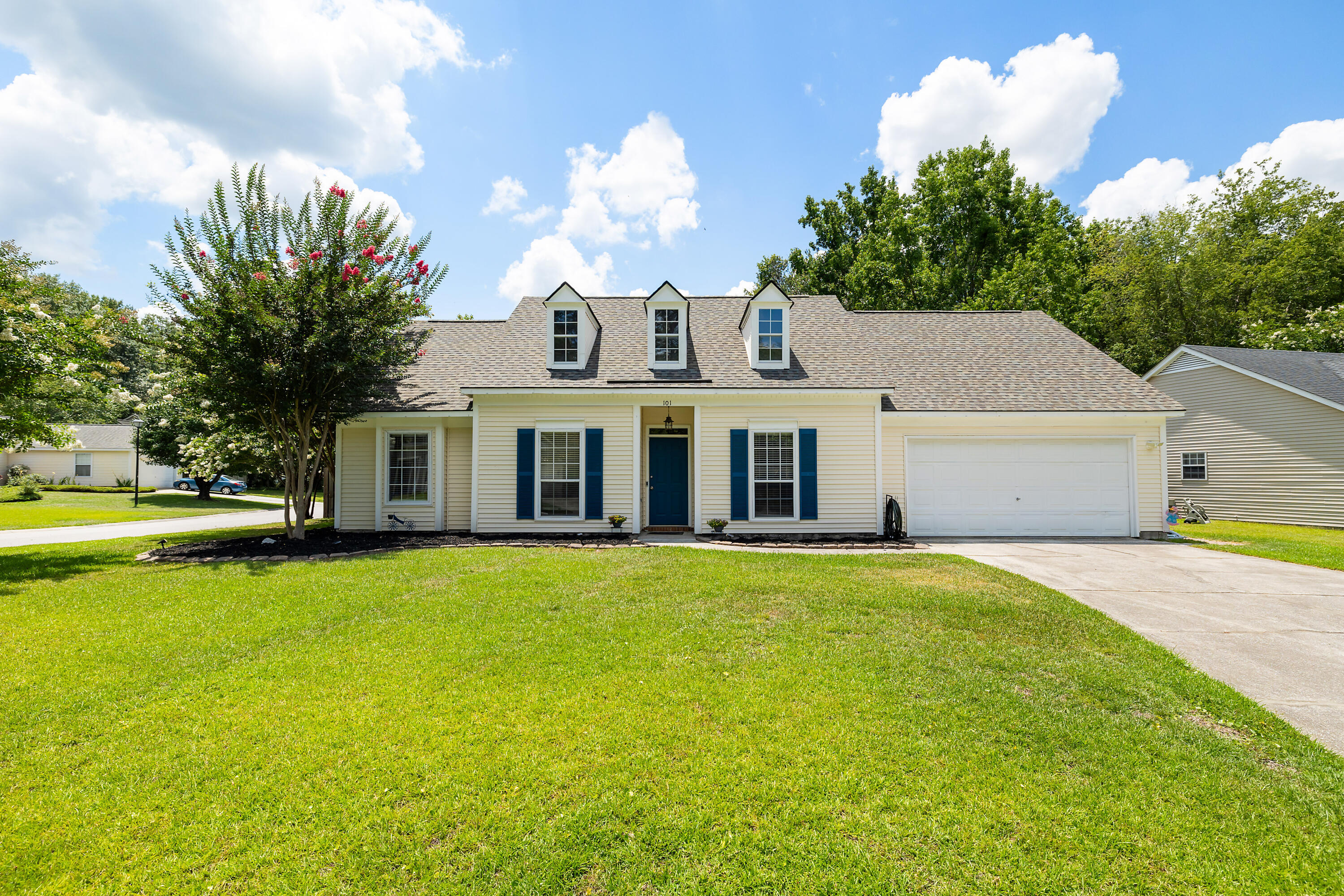 Property Photo: 101 Ranworth Lane SC 29485