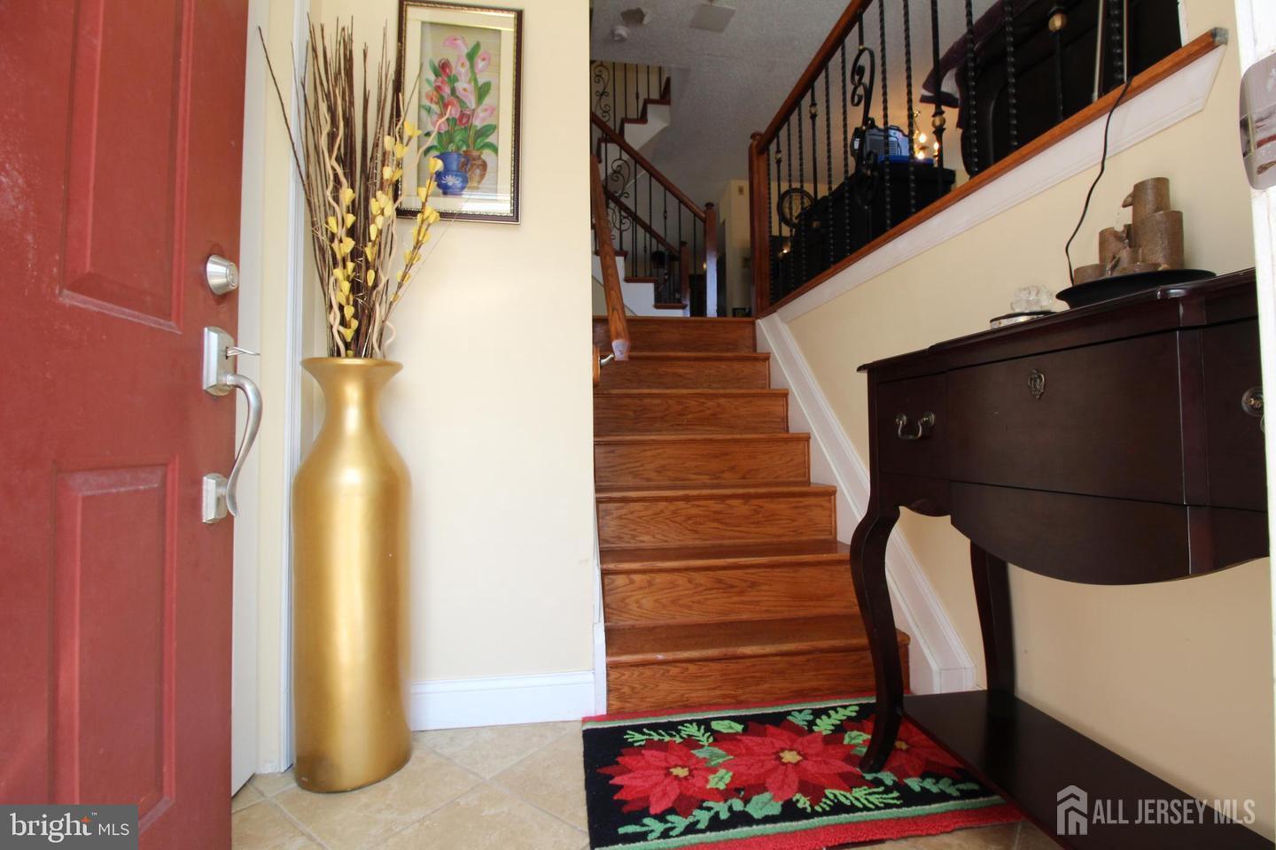 Property Photo:  9 Halstead Place  NJ 08540 