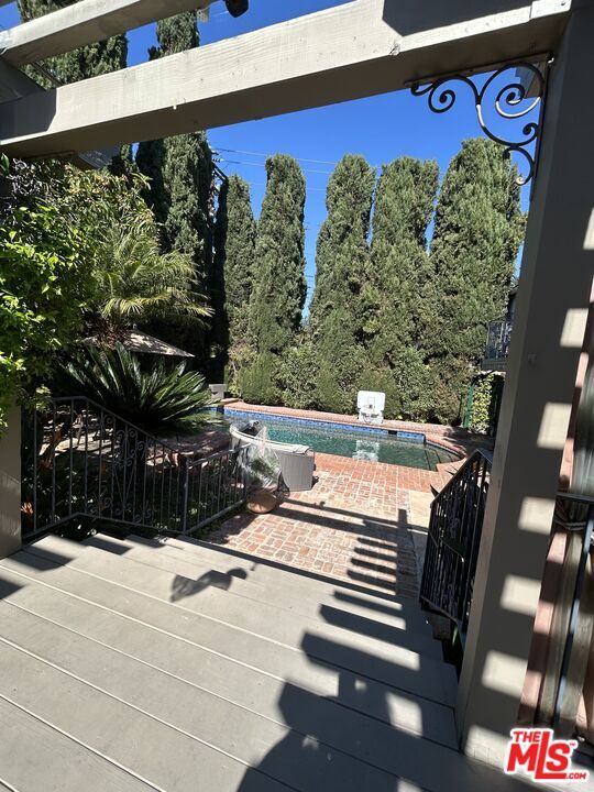 Property Photo:  512 N Palm Dr  CA 90210 