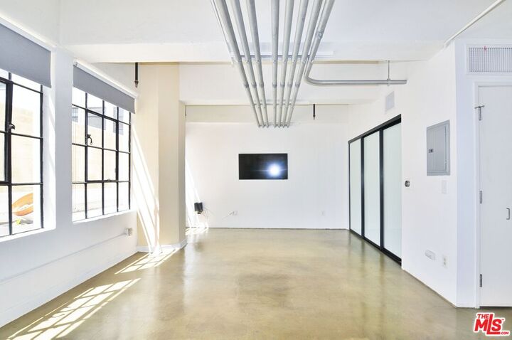 Property Photo: 746 S Los Angeles St CA 90014