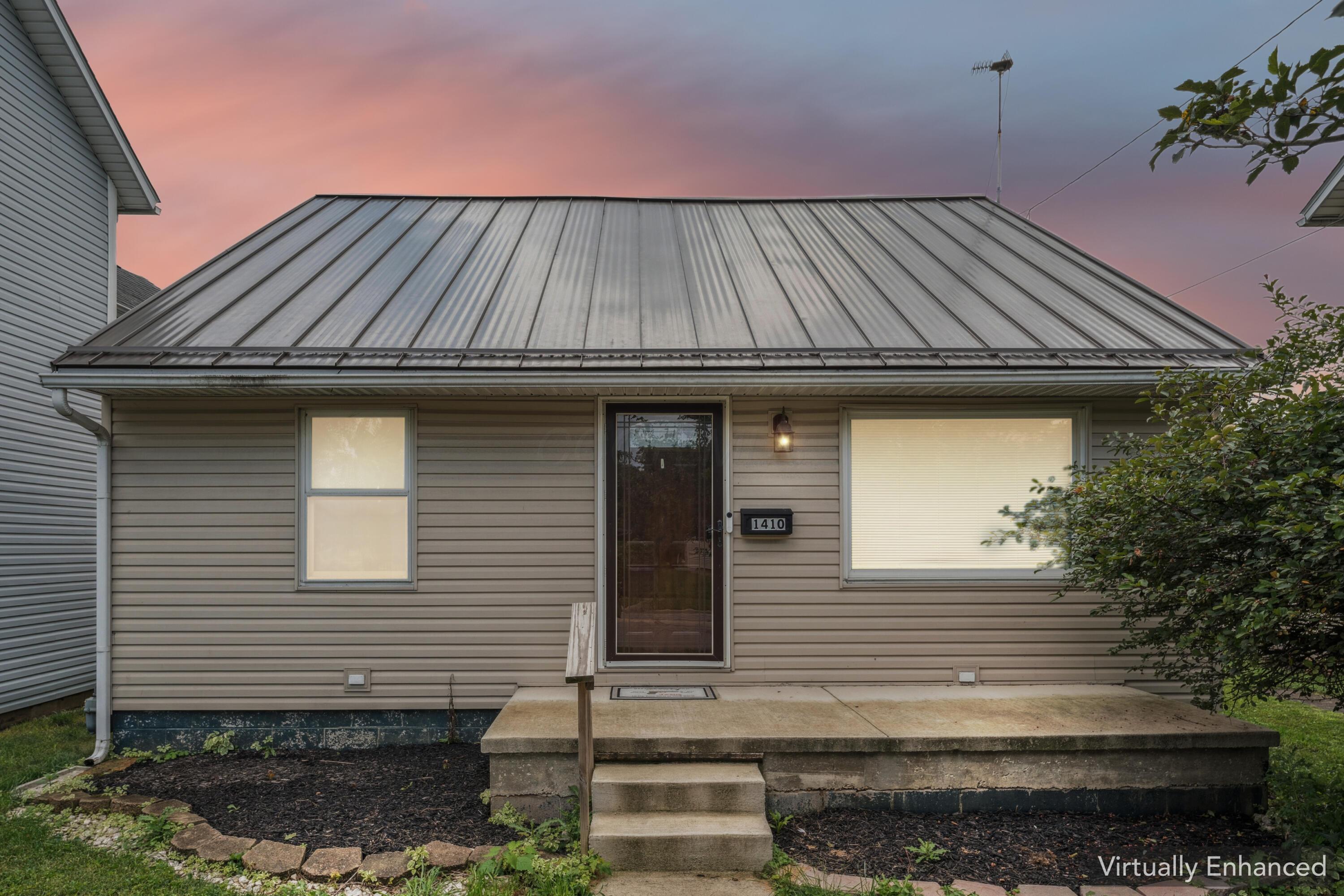 Property Photo: 1410 W Fair Avenue OH 43130