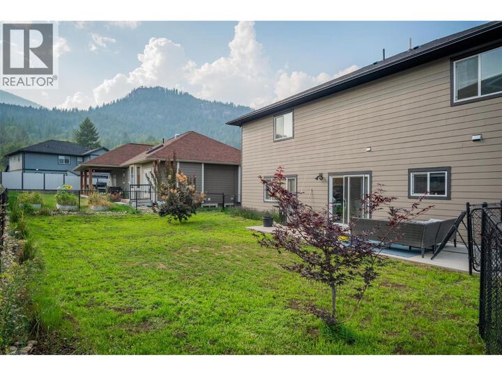 Property Photo: 3904 Grandview Drive BC V1N 4X9