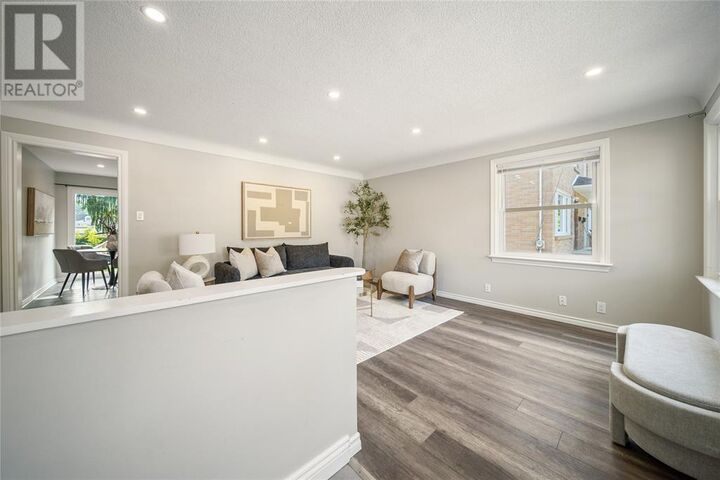 Photo de la propriété: 770 Netherlands Place ON N7S 2W4