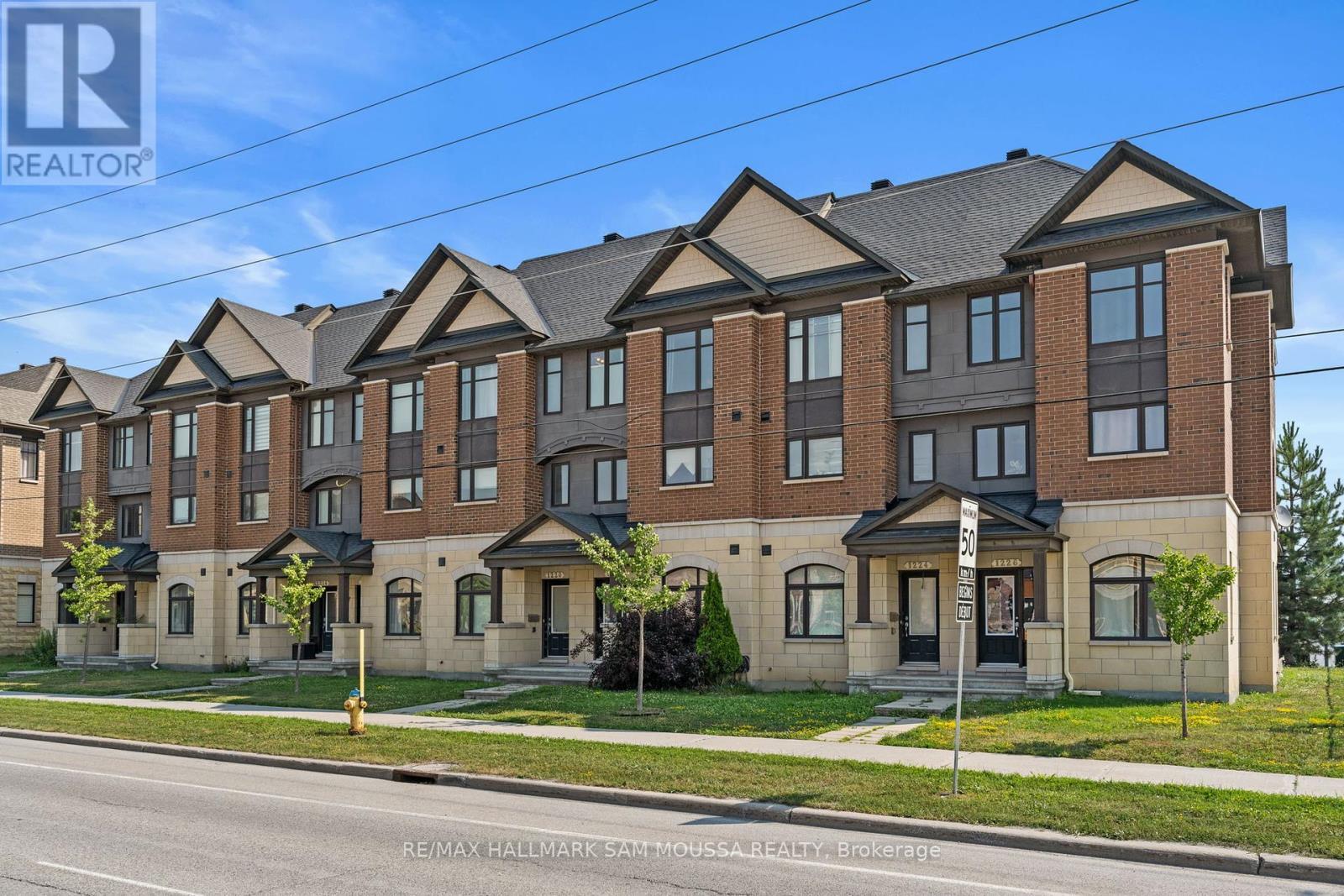 Property Photo: 1222 Longfields Drive ON K2J 5X3