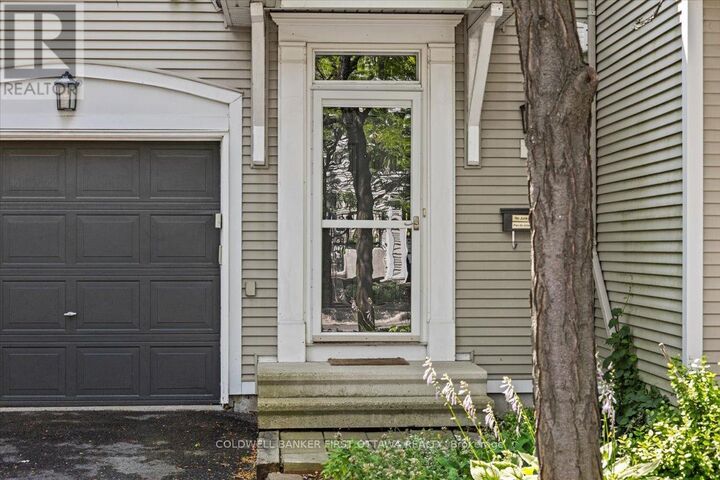 Property Photo: 18 Maxton Private ON K1J 1J2
