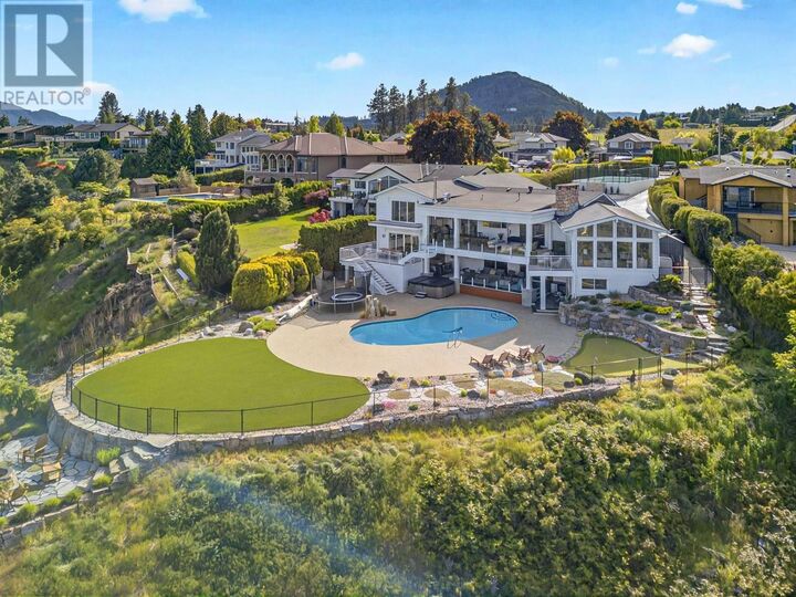 Photo de la propriété:  2519 Hillsborough Road  BC V1Z 3E8 