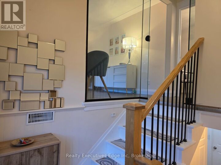 Property Photo:  304 Westwood Drive  ON N2M 2L4 