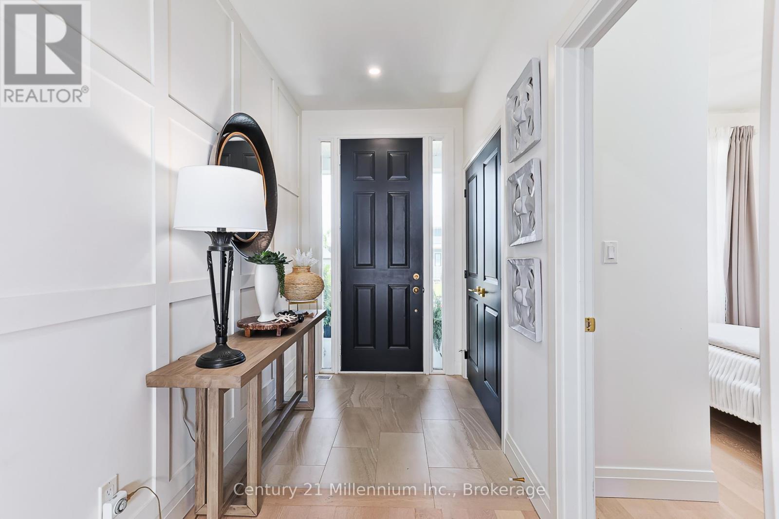 Photo de la propriété:  103 White Oak Crescent  ON L9Y 0Z3 