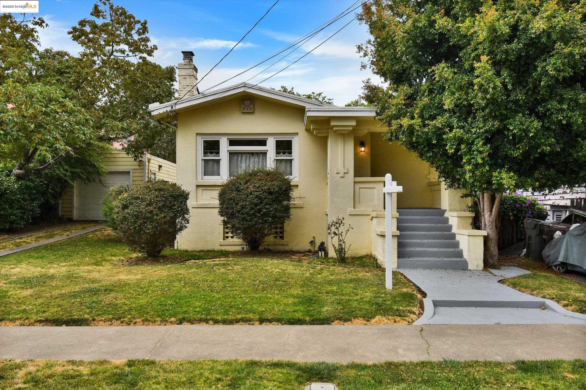 Property Photo: 3817 Woodruff Ave CA 94602