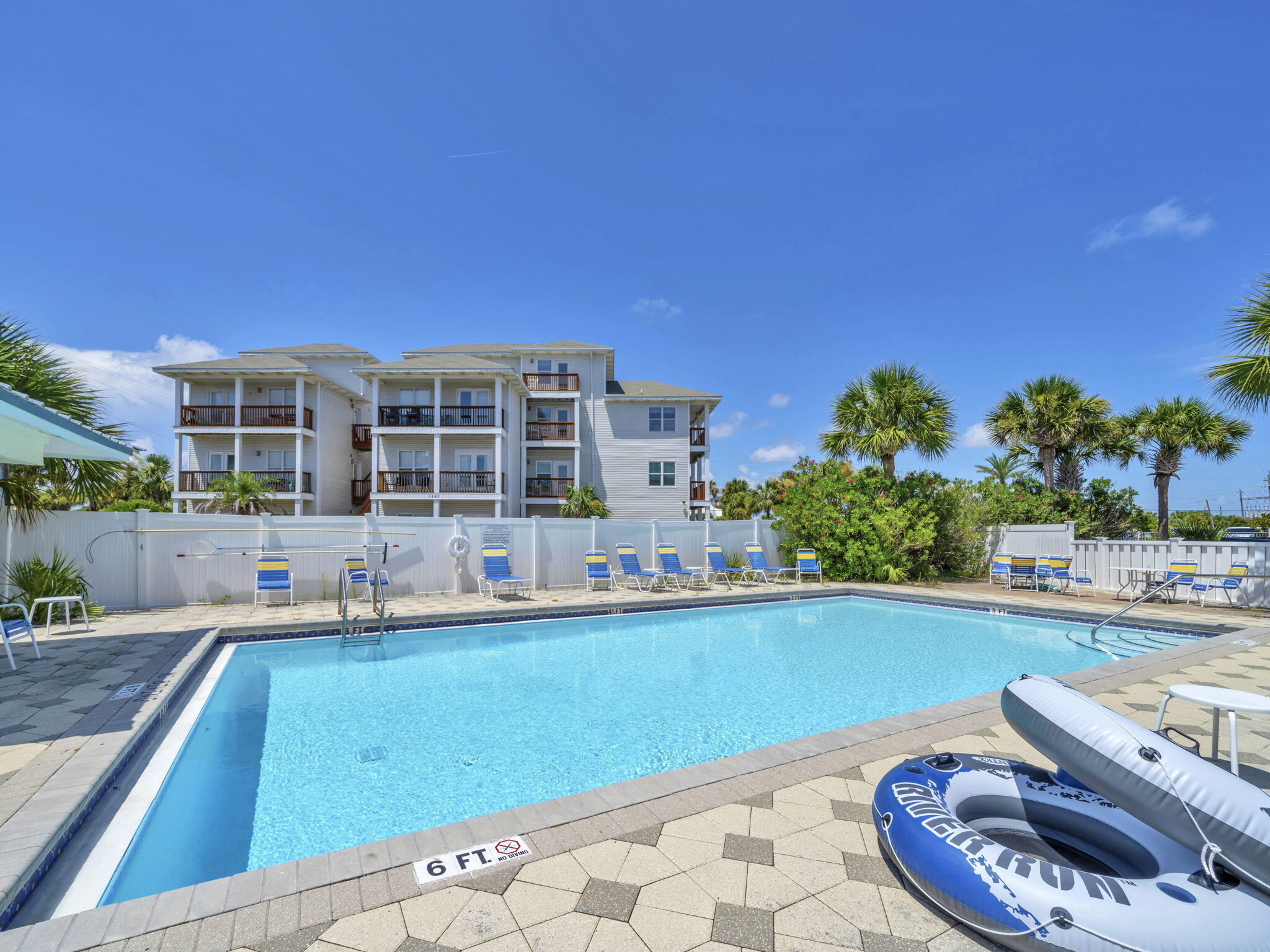 Property Photo:  862 Scallop Court Unit 104  FL 32548 