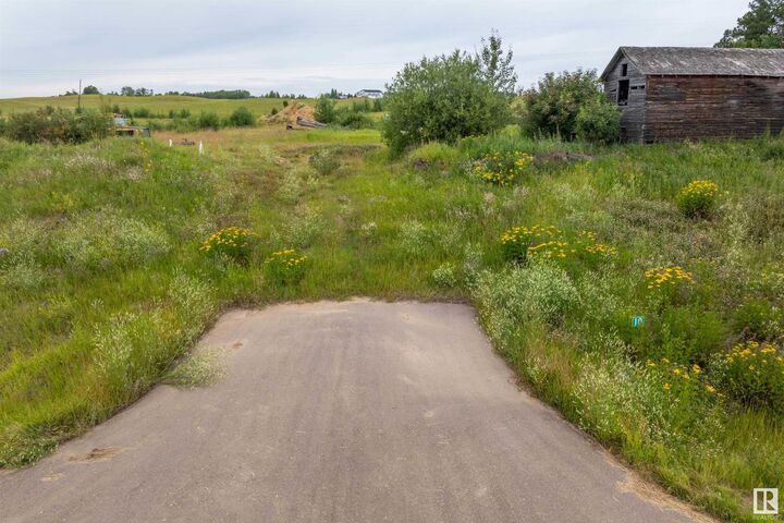 Property Photo:  53214 Rge Road 13 10  AB T7Y 0C1 