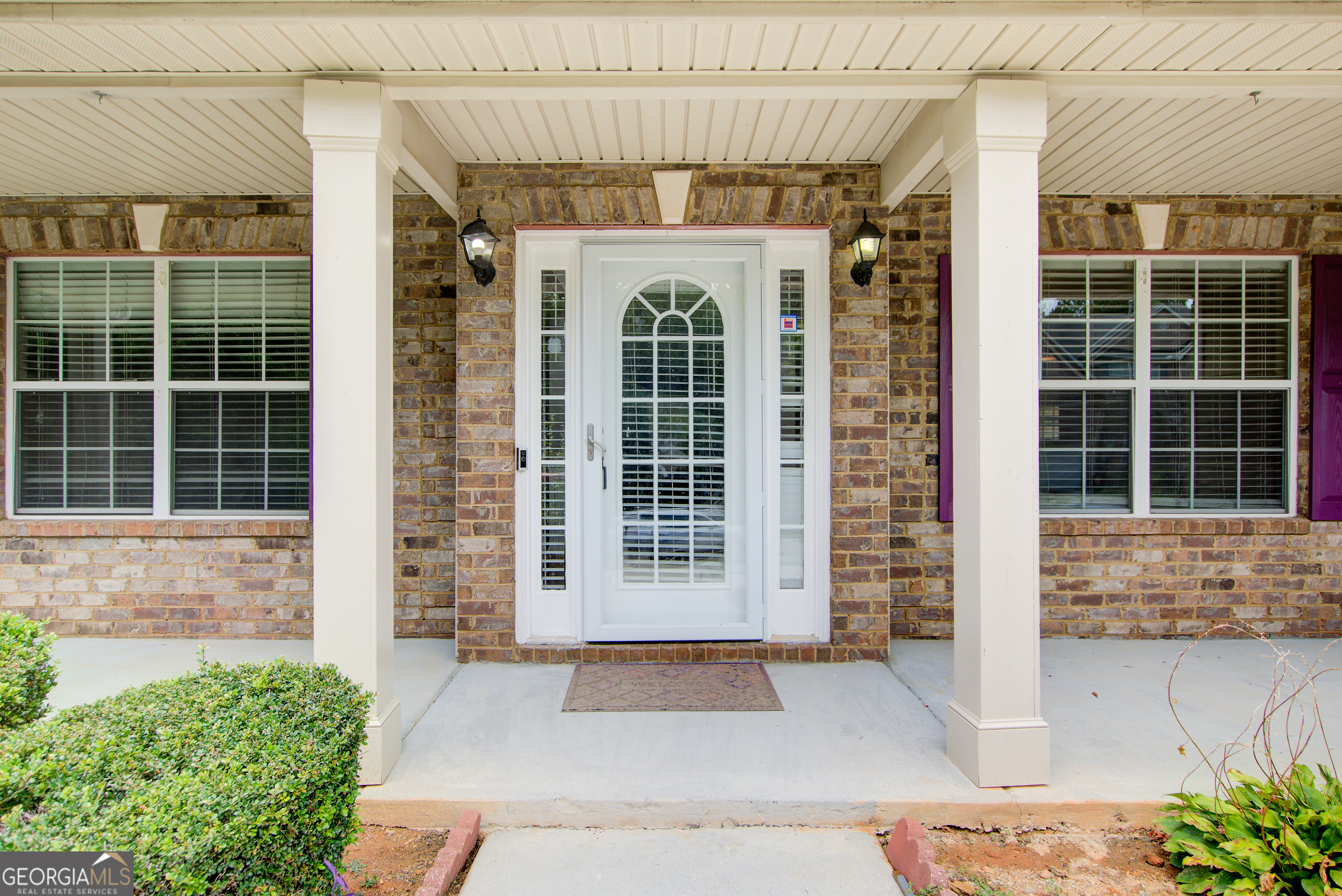 Property Photo: 1400 Travers Creek Trail GA 30012