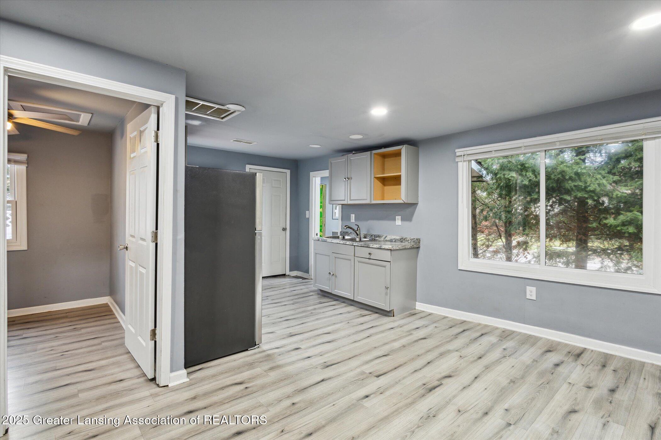 Property Photo:  2319 Lyons Avenue  MI 48910 