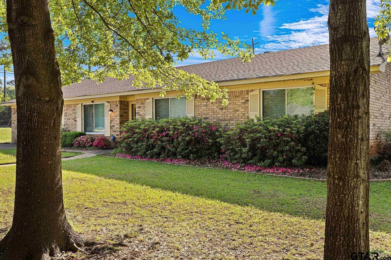Property Photo:  1612 Ferndale Street  TX 75604 