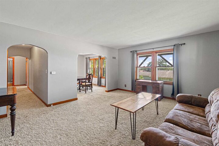 Property Photo:  440 Roberts Ferry Rd  IA 52340 