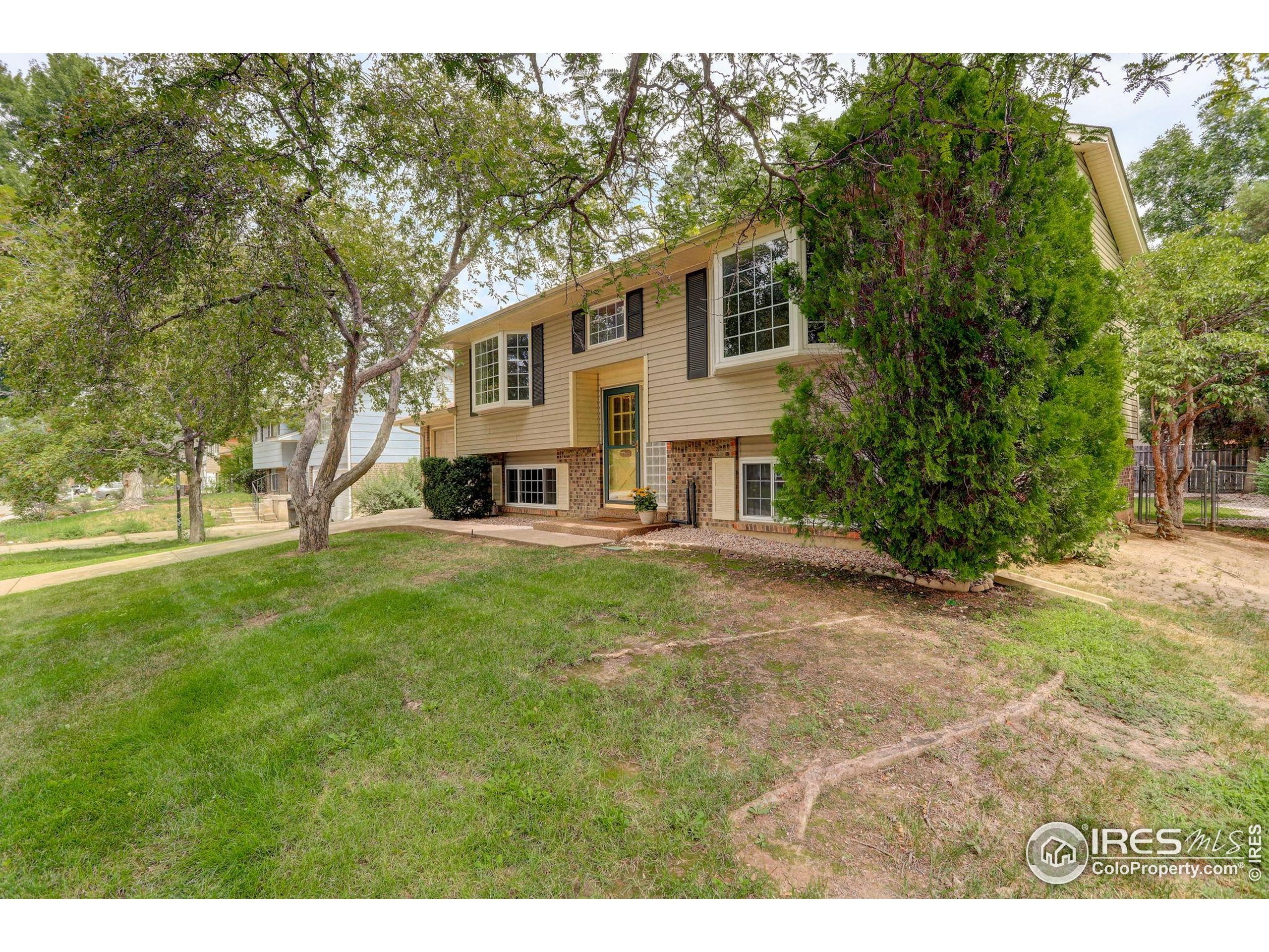 Property Photo:  1327 Brookfield Dr  CO 80501 