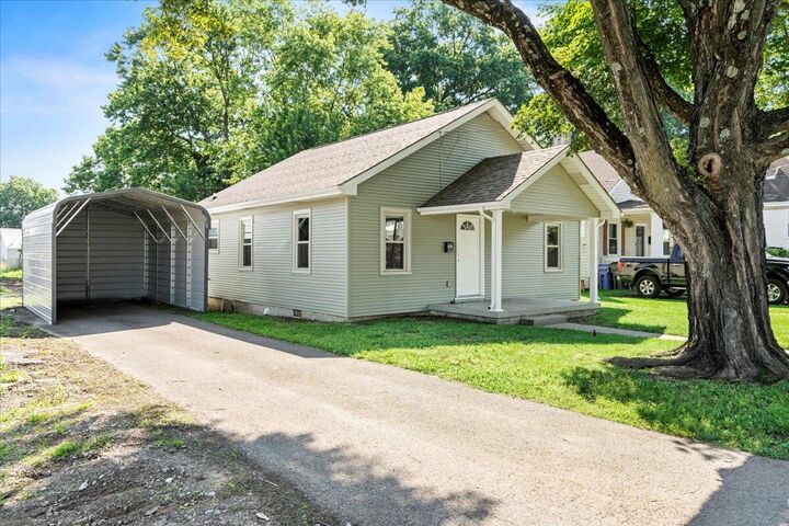 Property Photo:  101 Bluegrass Avenue  KY 40505 