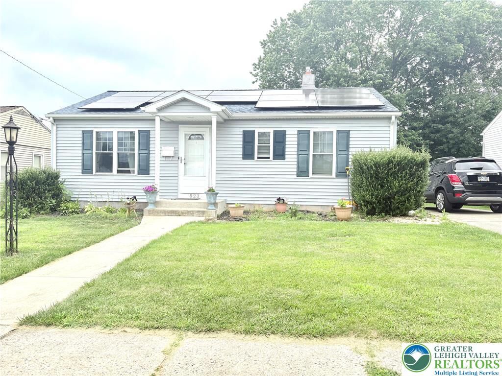 Property Photo:  523 Greenwood Avenue  PA 18017