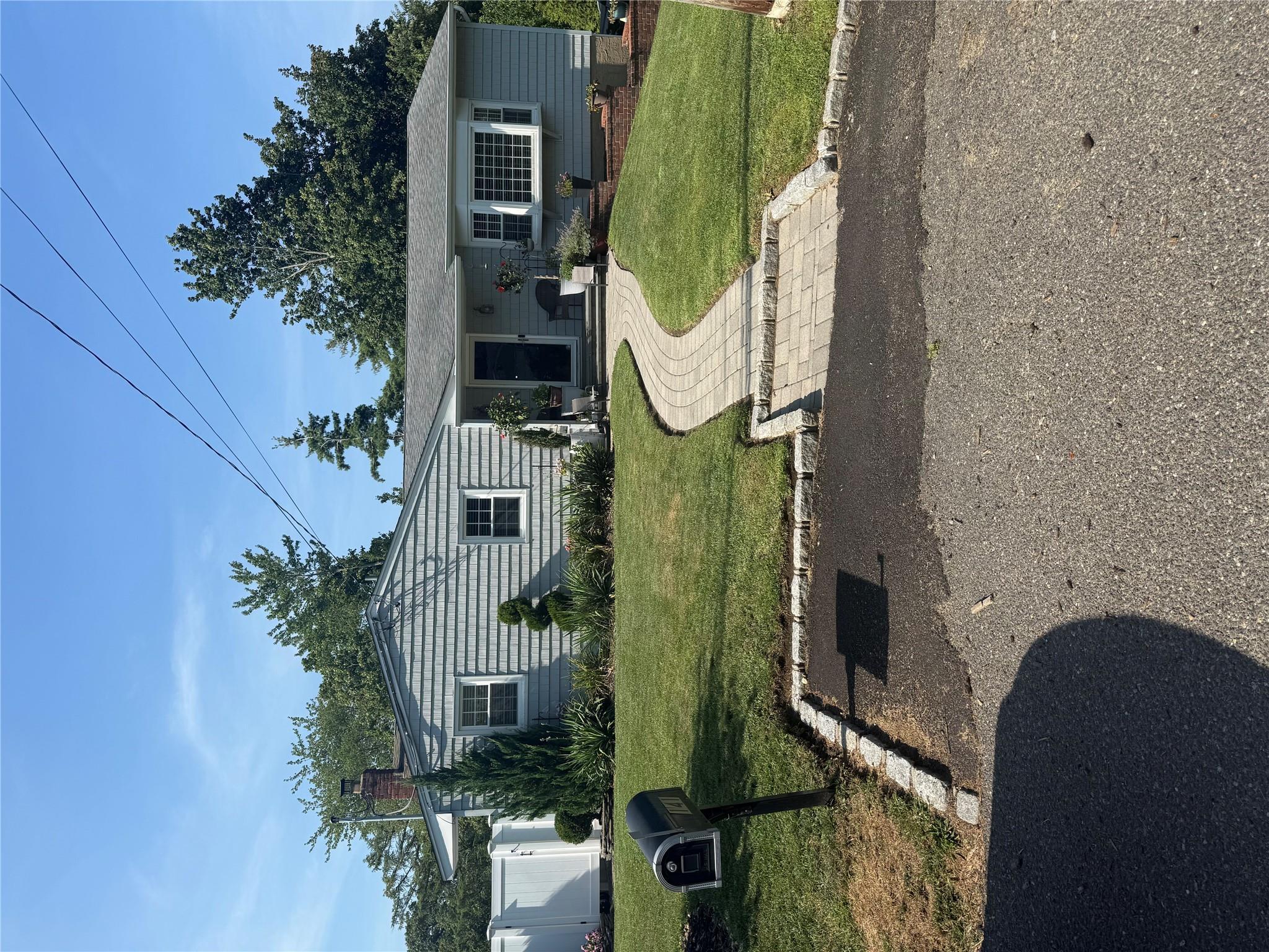 141 Iroquois Street  Ronkonkoma NY 11779 photo