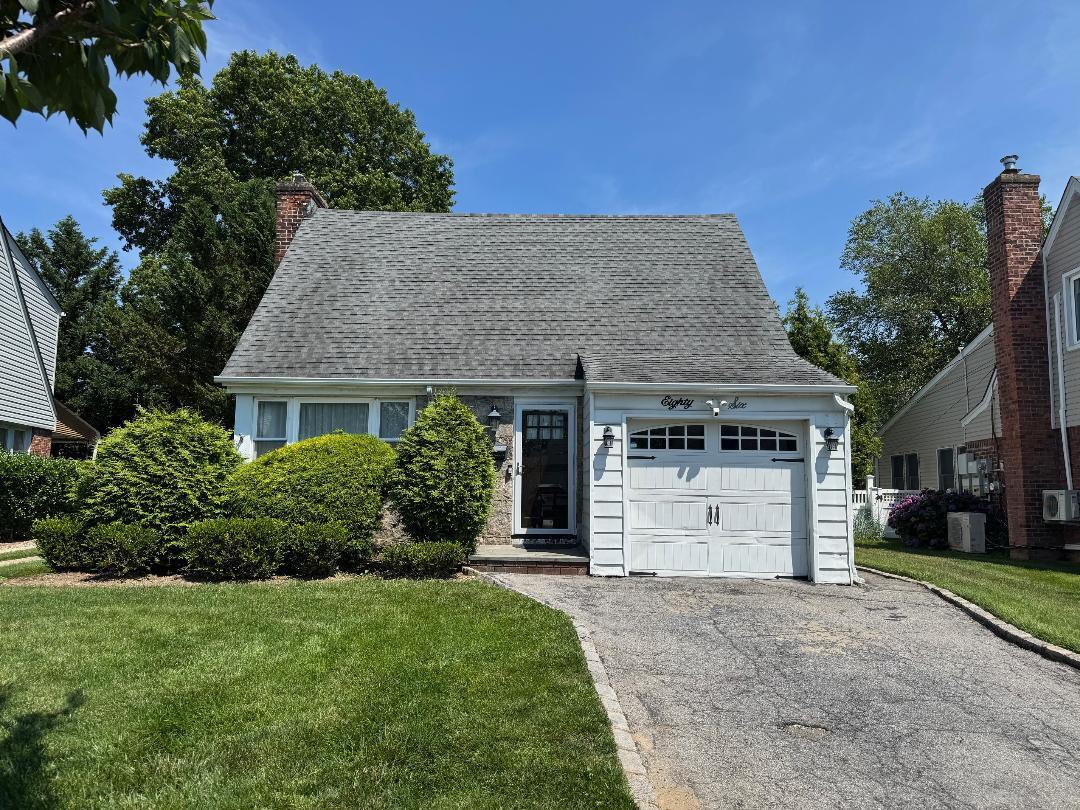 86 Devonshire Drive  North New Hyde Park NY 11040 photo