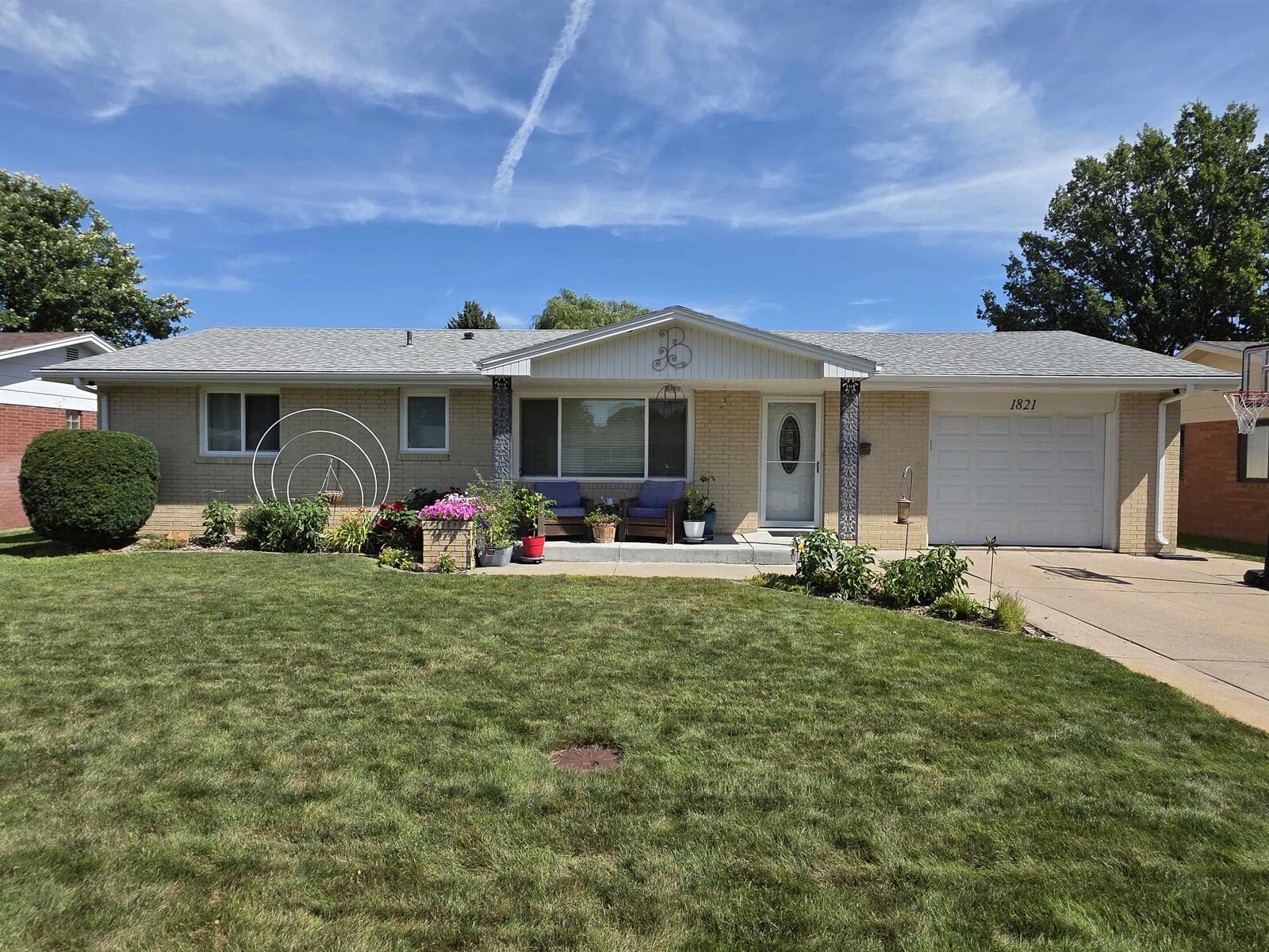 Property Photo:  1821 Cedarberry Rd  NE  