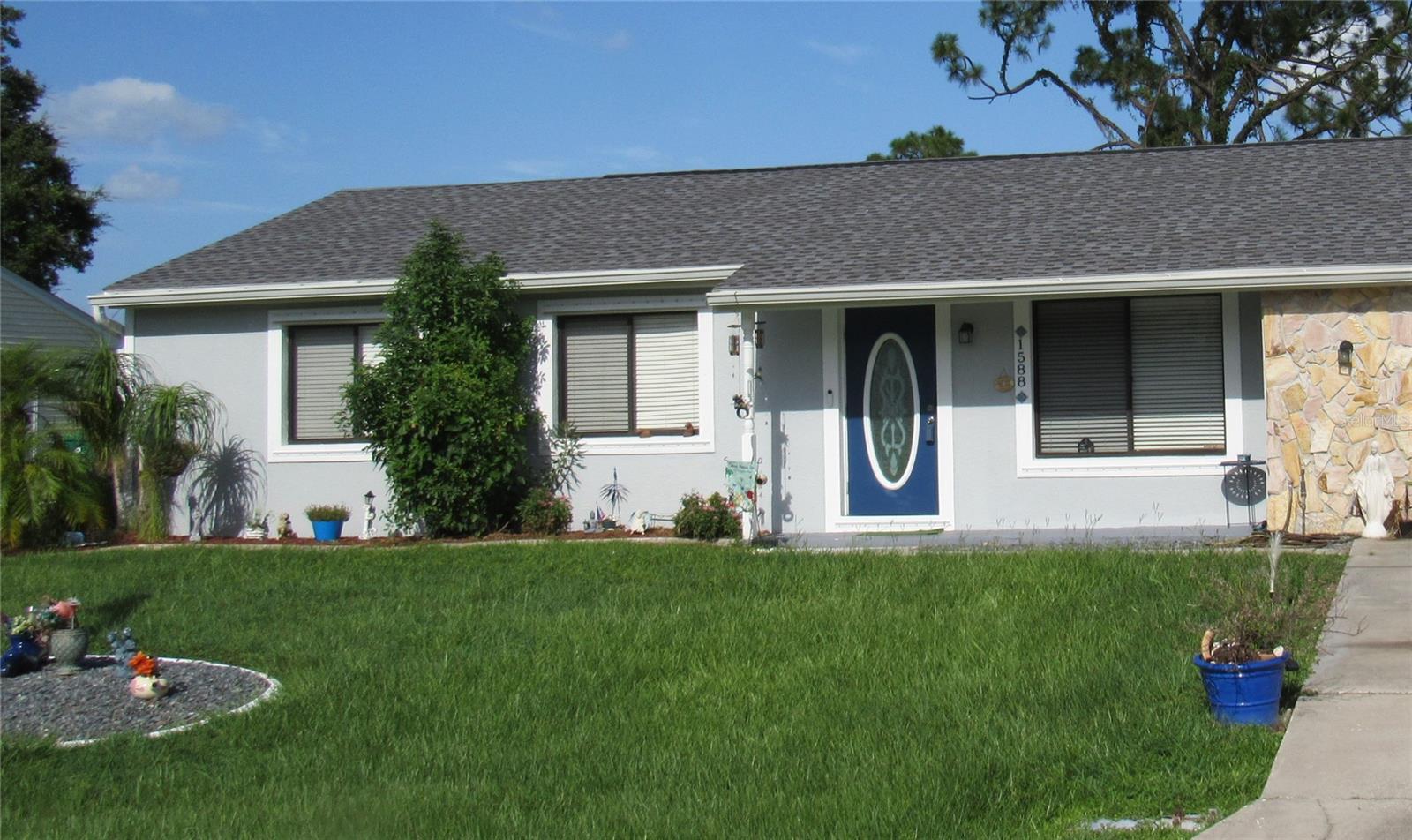 Property Photo: 1588 Abscott Street FL 33952