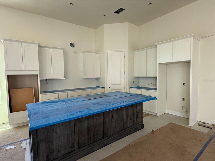 Property Photo:  10040 Peebles Street  FL 32827 