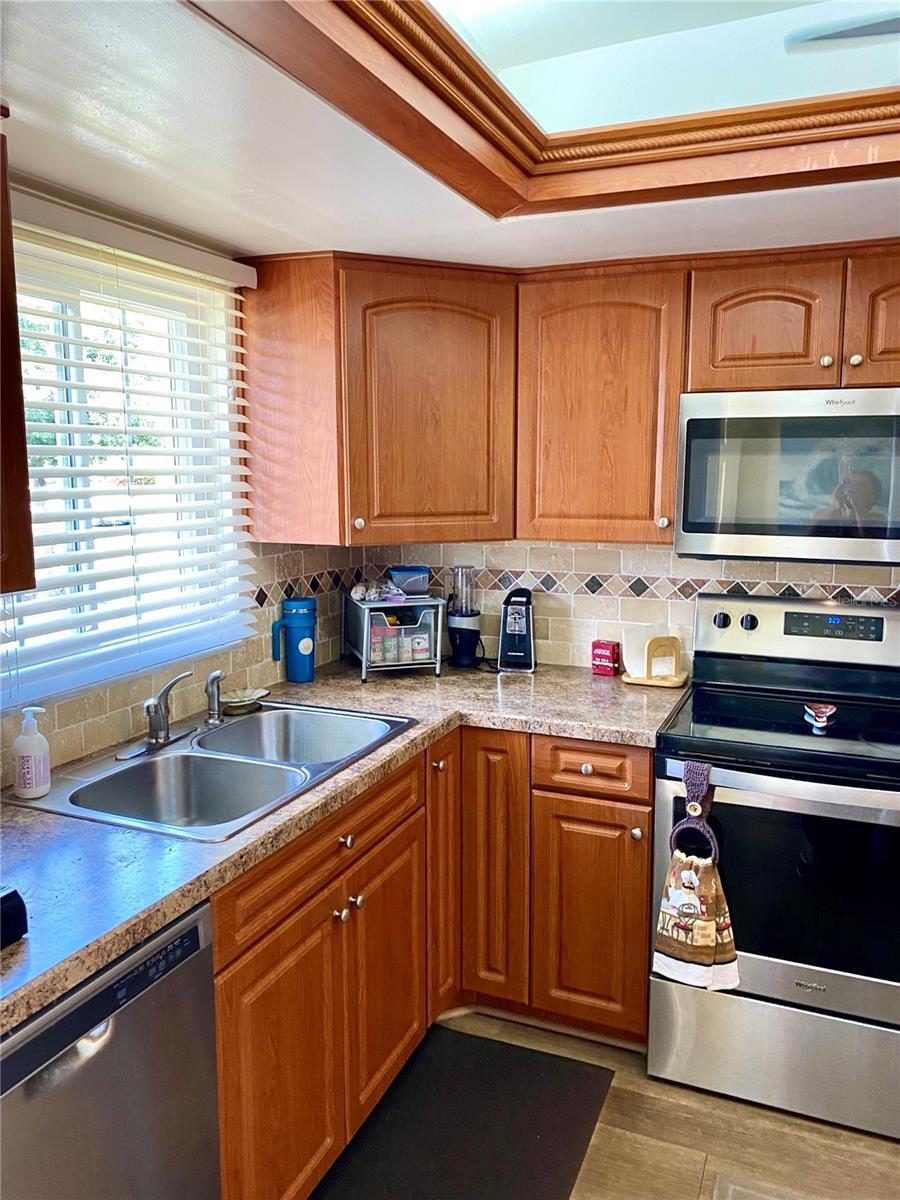 Property Photo: 1664 S Lake Avenue 5 FL 33756