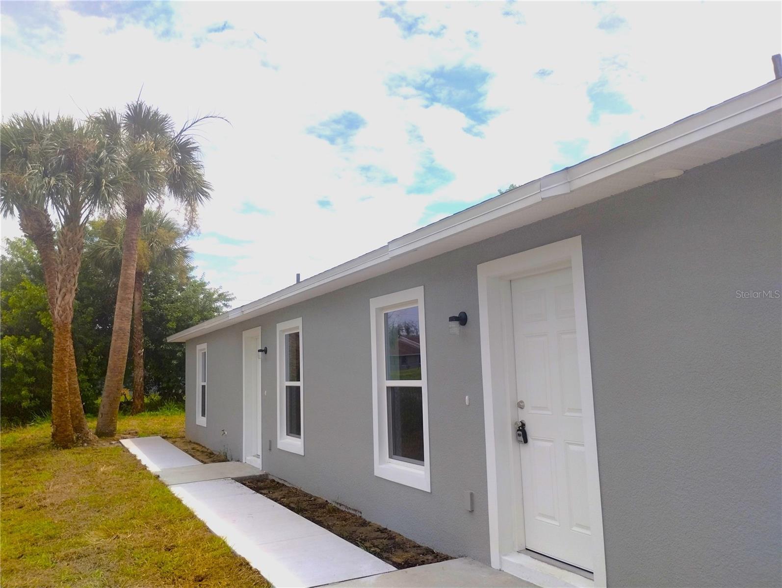Property Photo: 796 Avenue L SW FL 33880