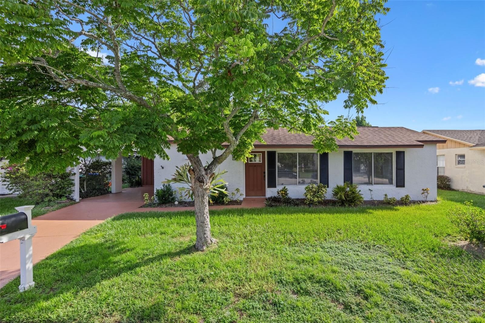 Property Photo: 5021 Loyola Lane FL 32821