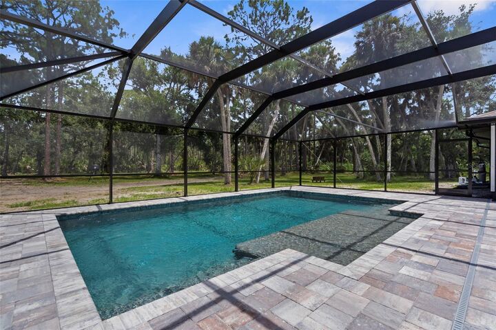 Property Photo: 4060 Woodland Boulevard FL 34291