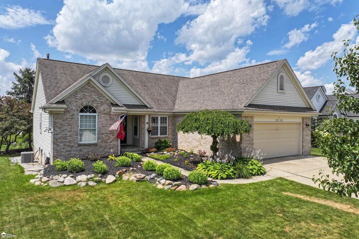 2110 Lochnayne Lane  Davison MI 48423 photo