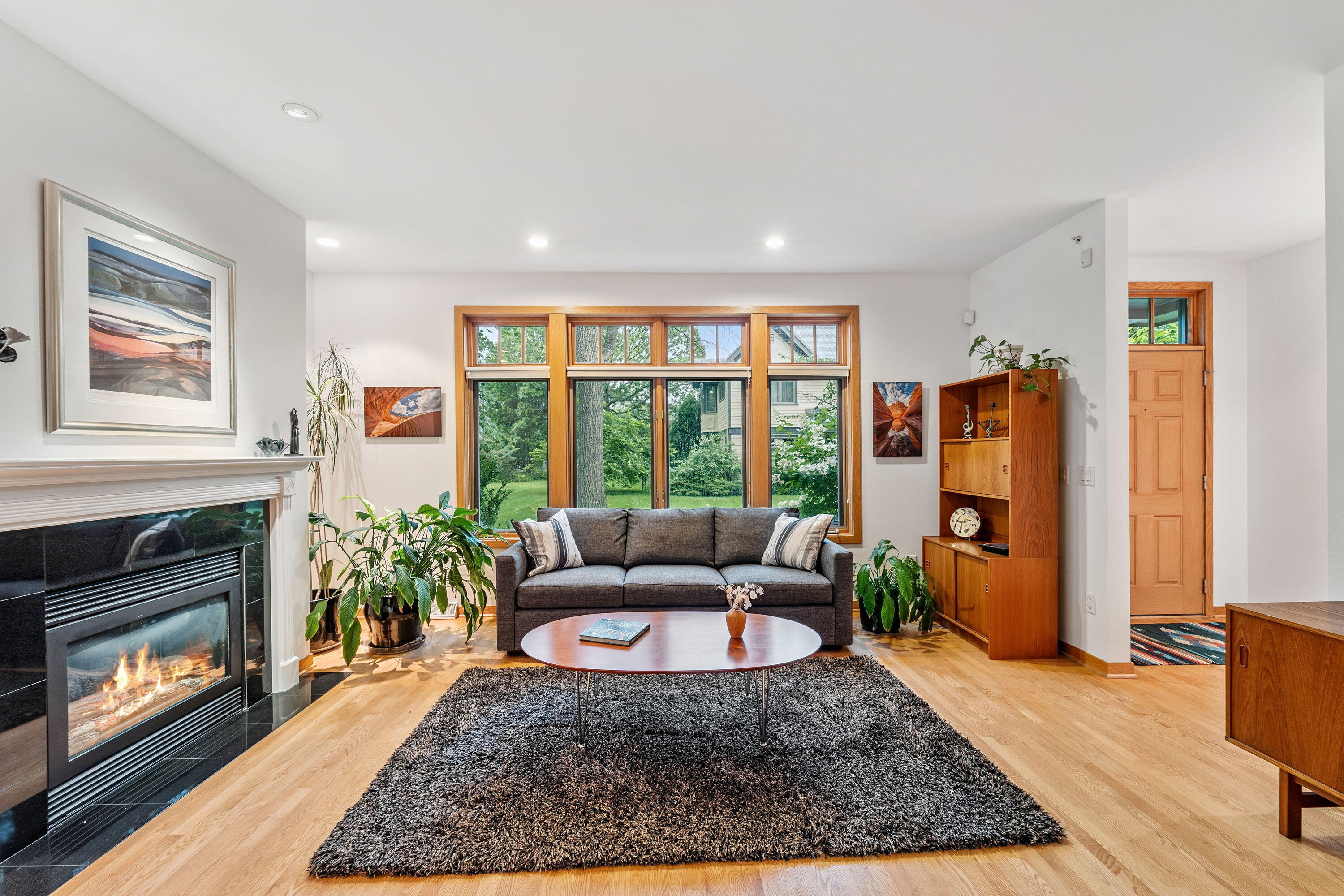 Property Photo: 2305 E Stratford Ct WI 53211