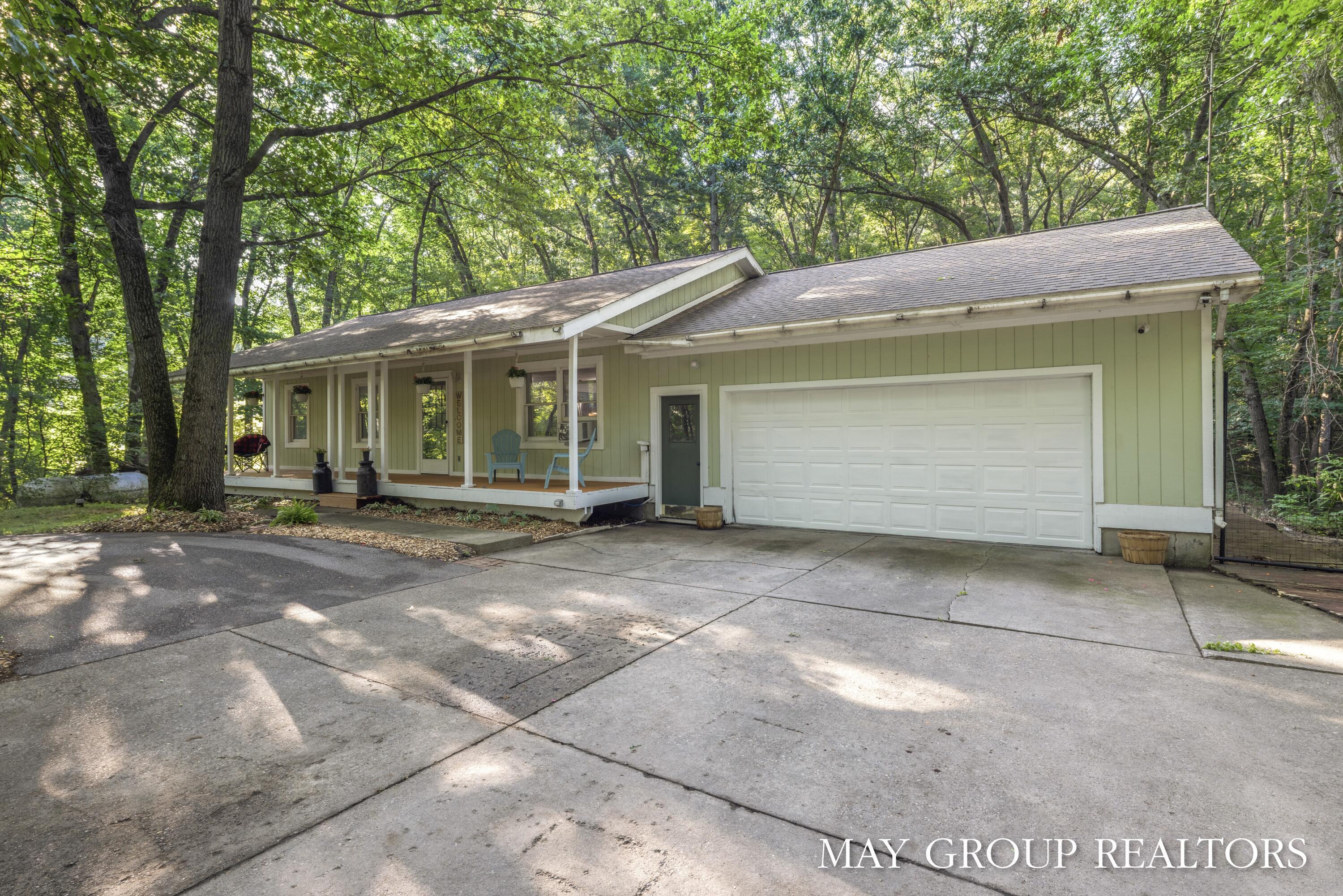 4240 Knapp Street NE  Grand Rapids MI 49525 photo