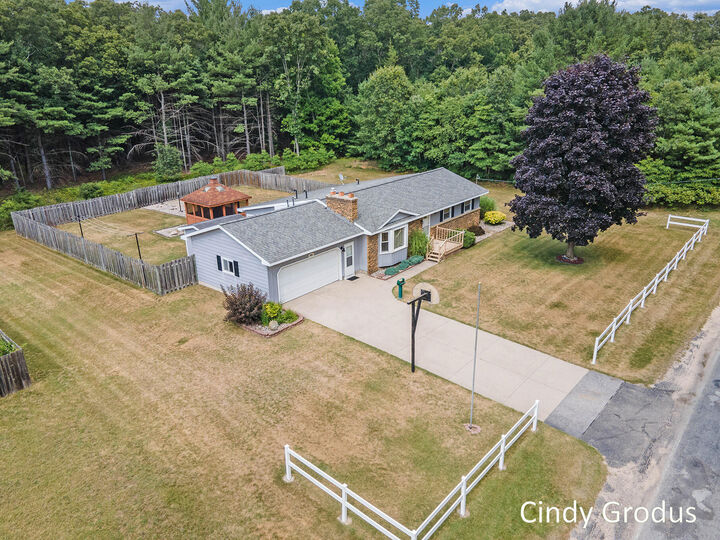 Property Photo: 2085 E 95th Street MI 49337