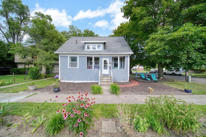Property Photo: 1717 Carl Breeding Way MI 49203