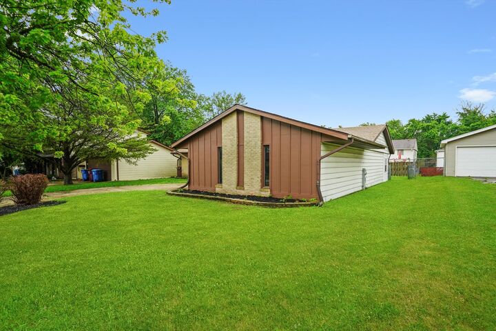 Property Photo: 3032 E 223rd Street IL 60411
