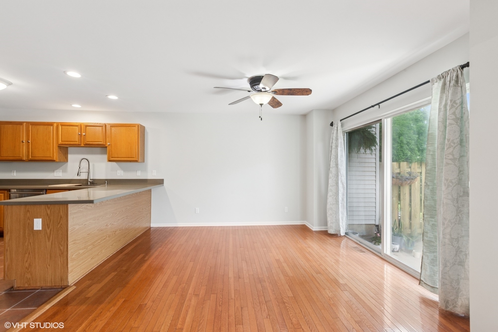 Property Photo:  855 Shepherd Lane 855  IL 60119 
