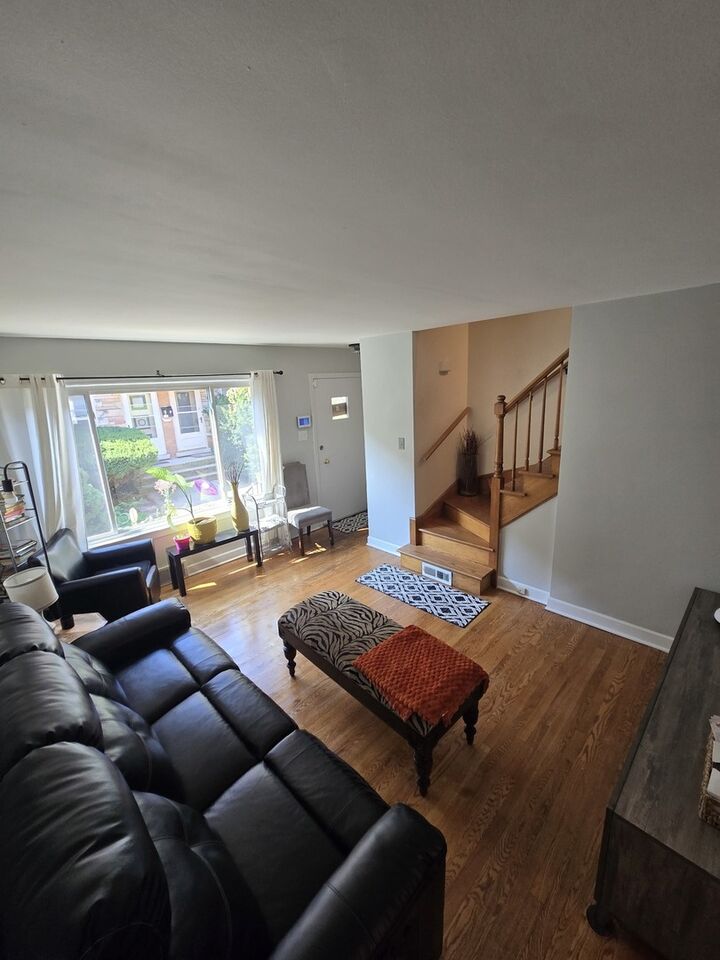 Property Photo: 1007 S Oak Park Avenue IL 60304