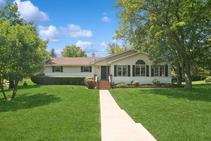 1202 Prairie Avenue  Barrington IL 60010 photo
