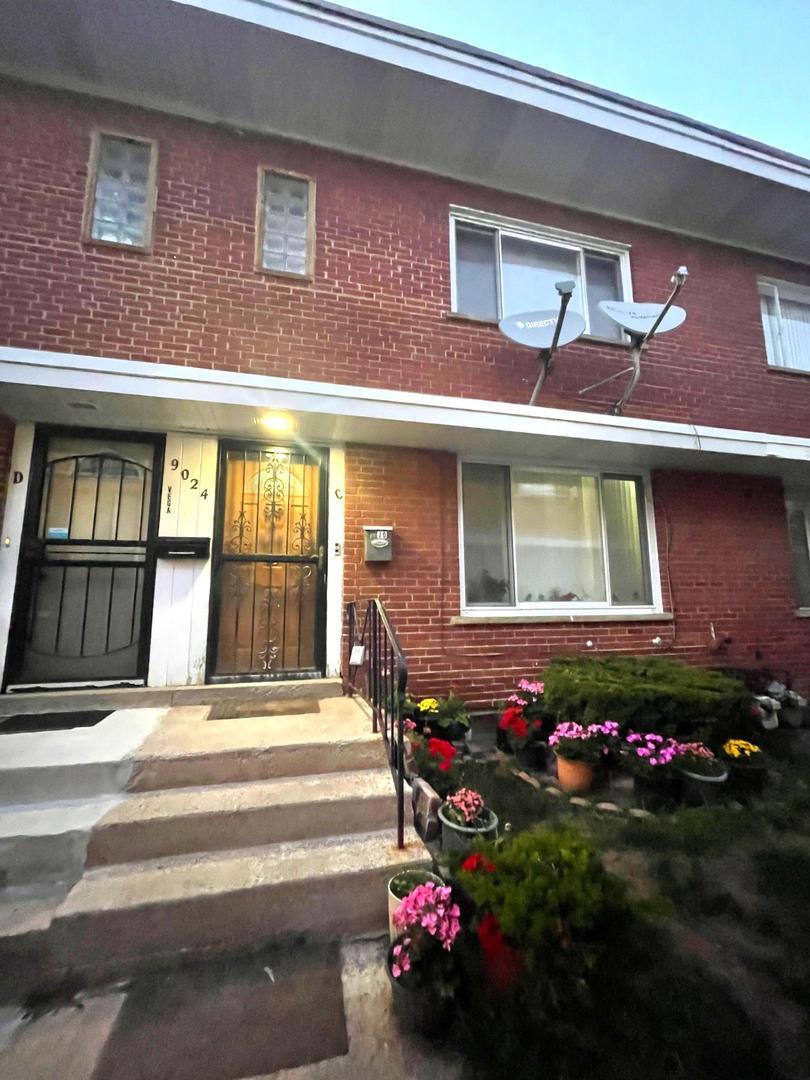 9024 Skokie Boulevard C  Skokie IL 60077 photo