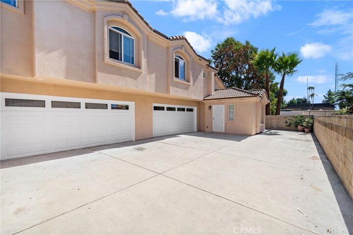 Property Photo:  930 S Charlotte Avenue  CA 91776 