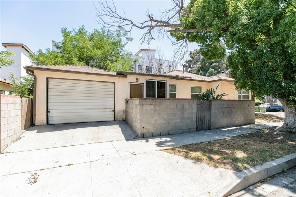 Property Photo: 5656 Cartwright CA 91601